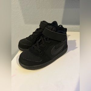 Nike Court Borough Mid 2 Size 8C